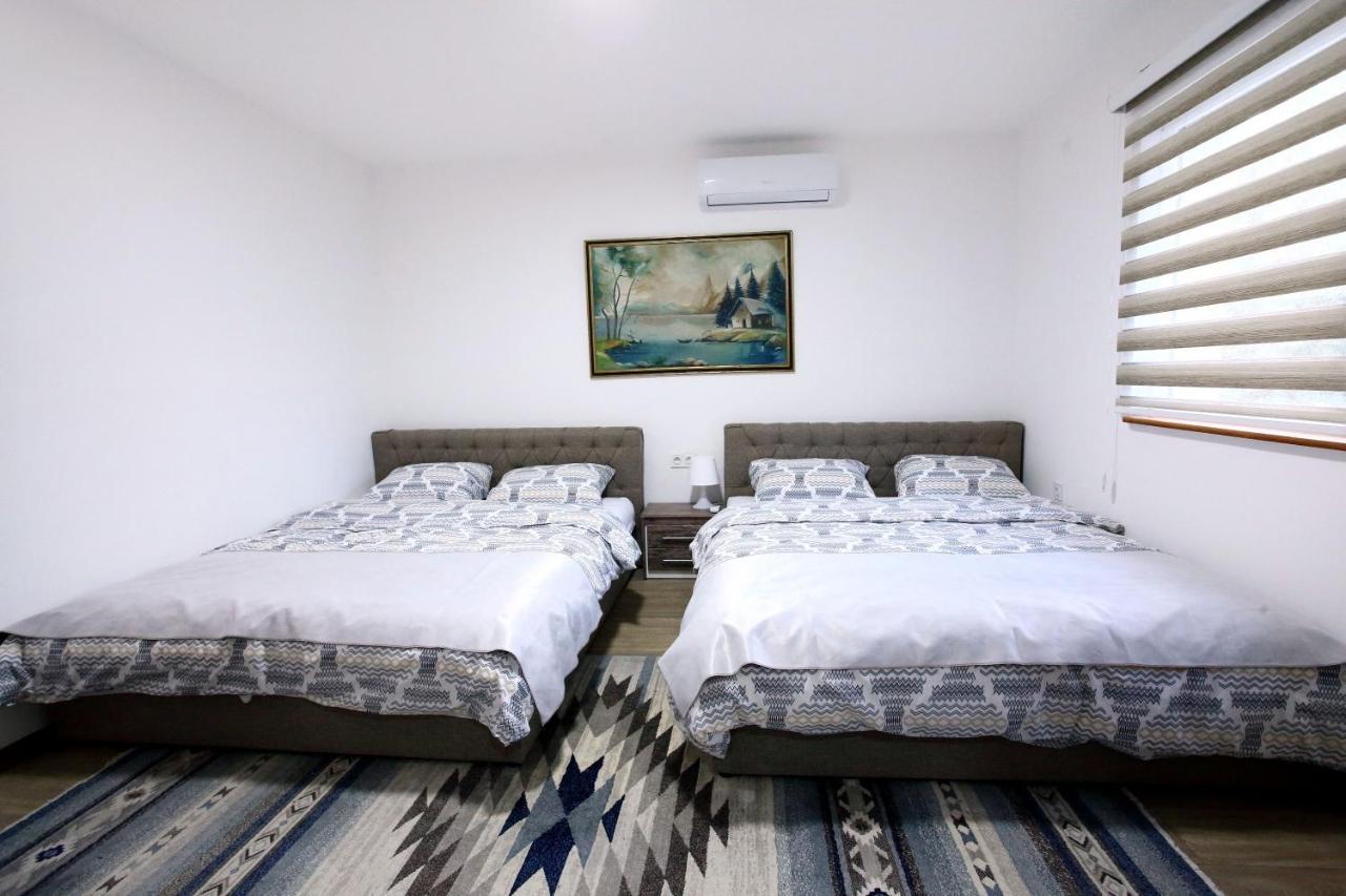 Green Hills Apartment *